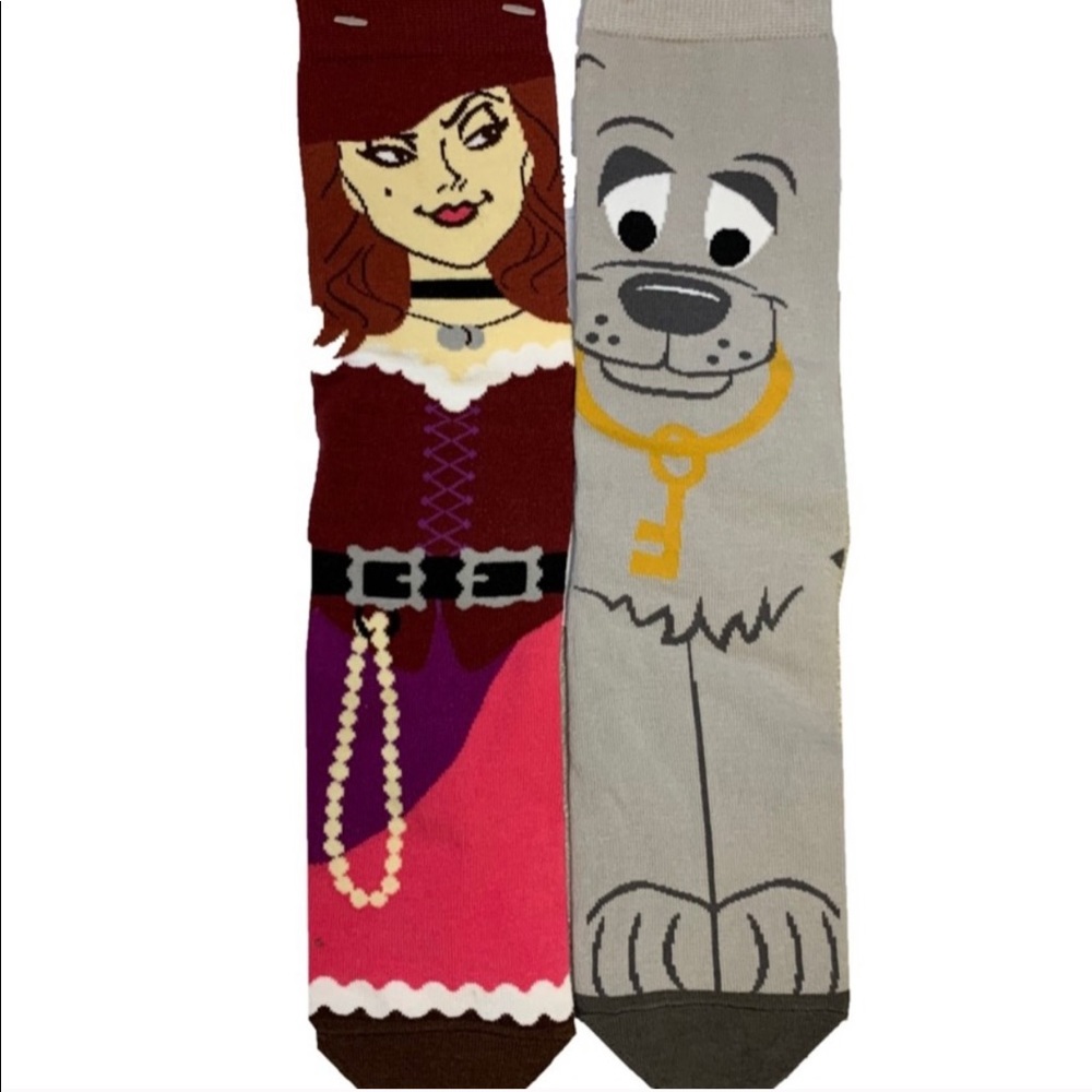 🔴 NWT: Disney parks pirates of the Caribbean socks!